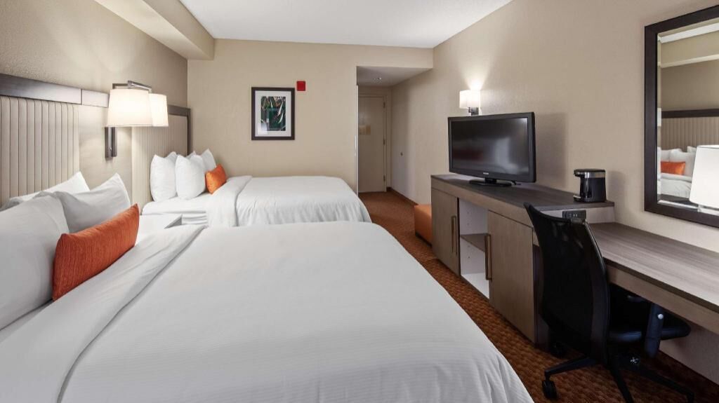In-room safe, desk, laptop workspace, blackout curtains