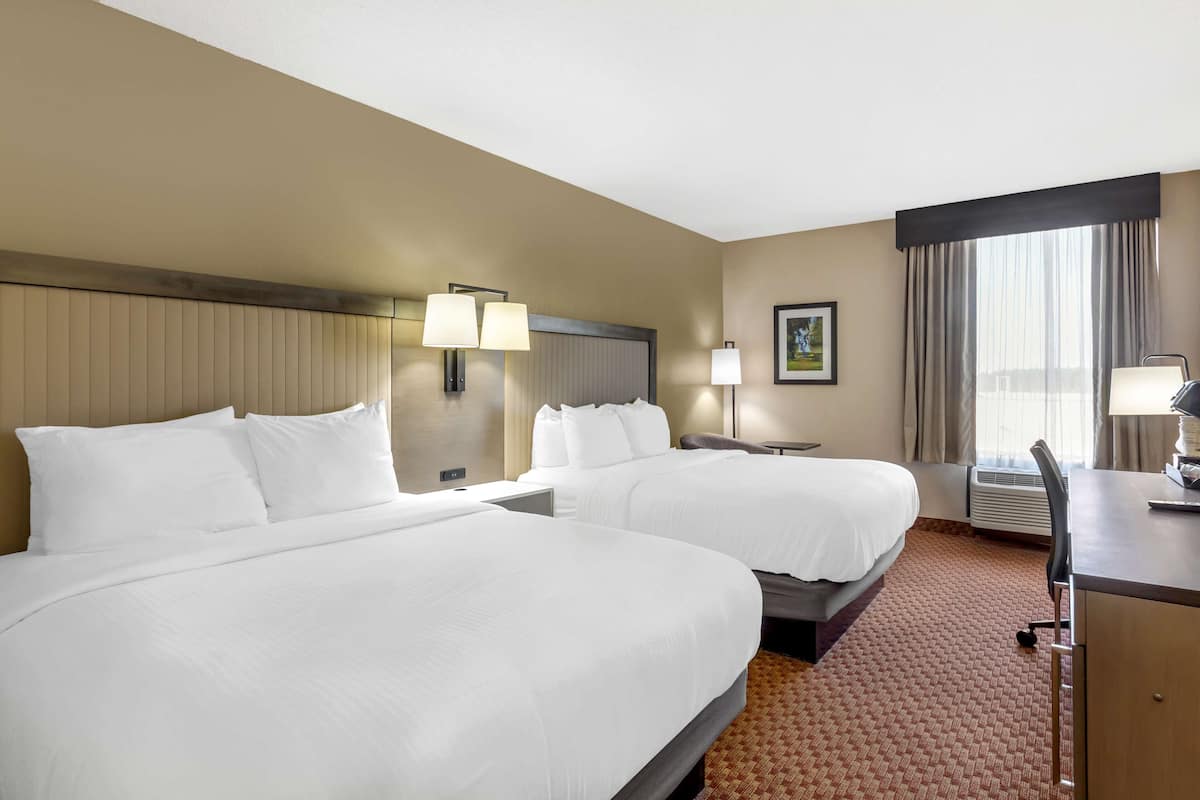 Business Room, 2 Queen Beds, Non Smoking, Refrigerator | 1 bedroom, in-room safe, desk, laptop workspace