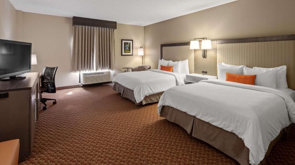 In-room safe, desk, laptop workspace, blackout curtains