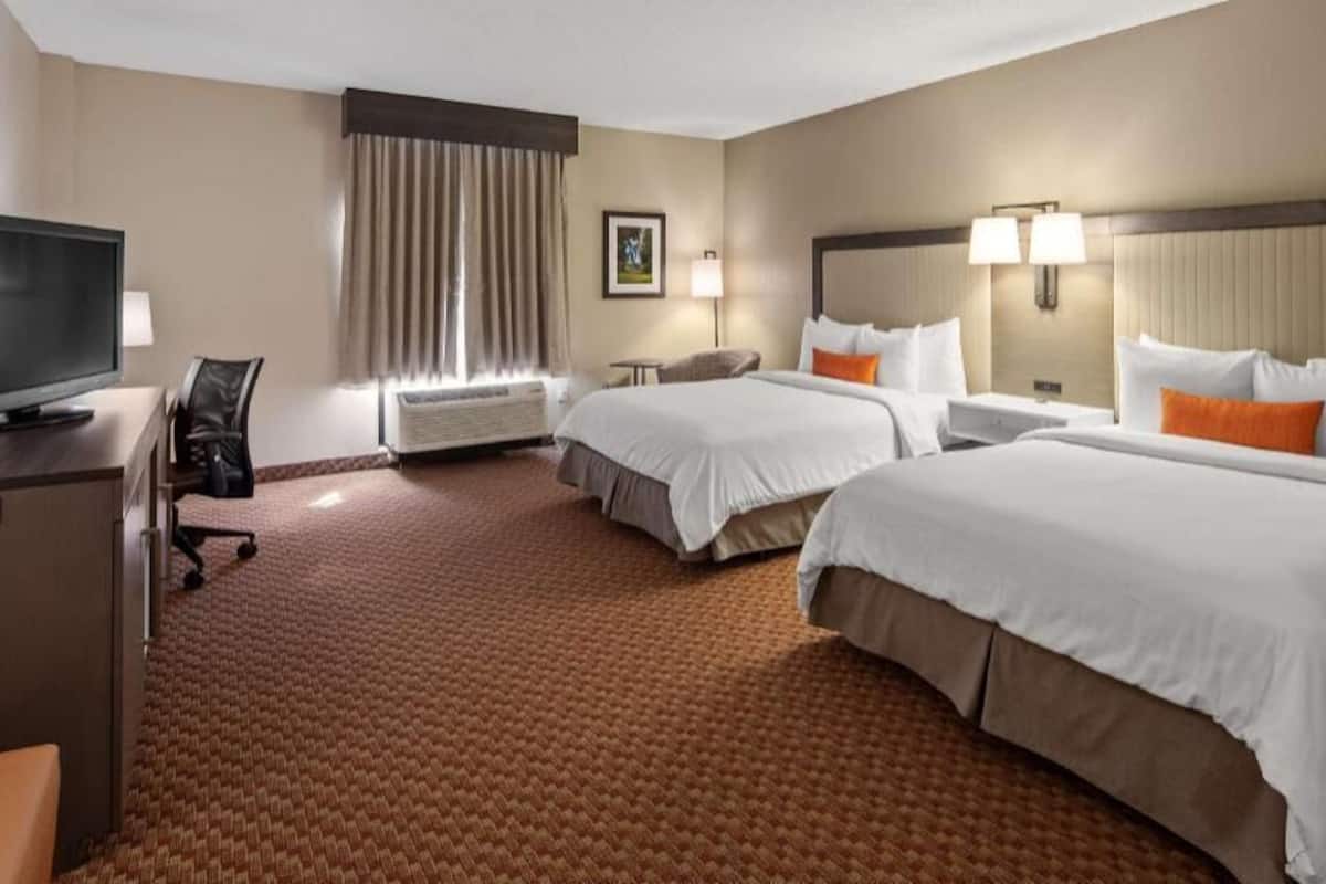 In-room safe, desk, laptop workspace, blackout curtains