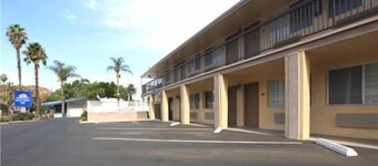Raincross Hotel