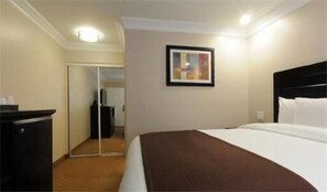 이집트산 면 시트, 고급 침구, 오리/거위털 이불, 필로우탑 침대