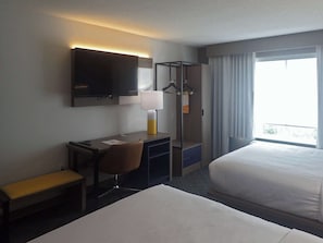 1 bedroom, premium bedding, in-room safe, desk