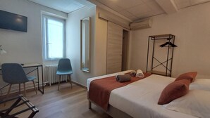 슈피리어 더블룸 | 셀렉트 컴포트 침대, 책상, 방음 설비, 무료 WiFi