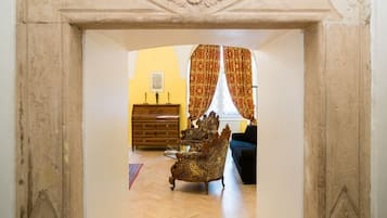 Superior-Doppelzimmer | Wohnbereich | Flachbildfernseher