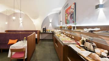 Daily buffet breakfast for a fee