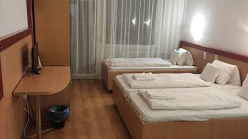 Bureau, lits bébé (gratuits), Wi-Fi gratuit