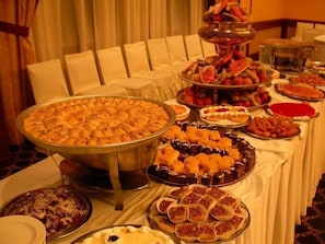 Breakfast, lunch and dinner served - Jerusalem International Hotel (Amman)