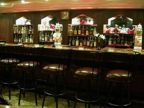 Bar (on property) - Jerusalem International Hotel (Amman)