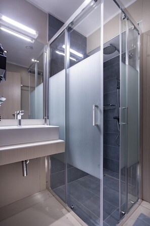 Premium bedding, down duvets, minibar, in-room safe - Phidias Piraeus Hotel (Piraeus)