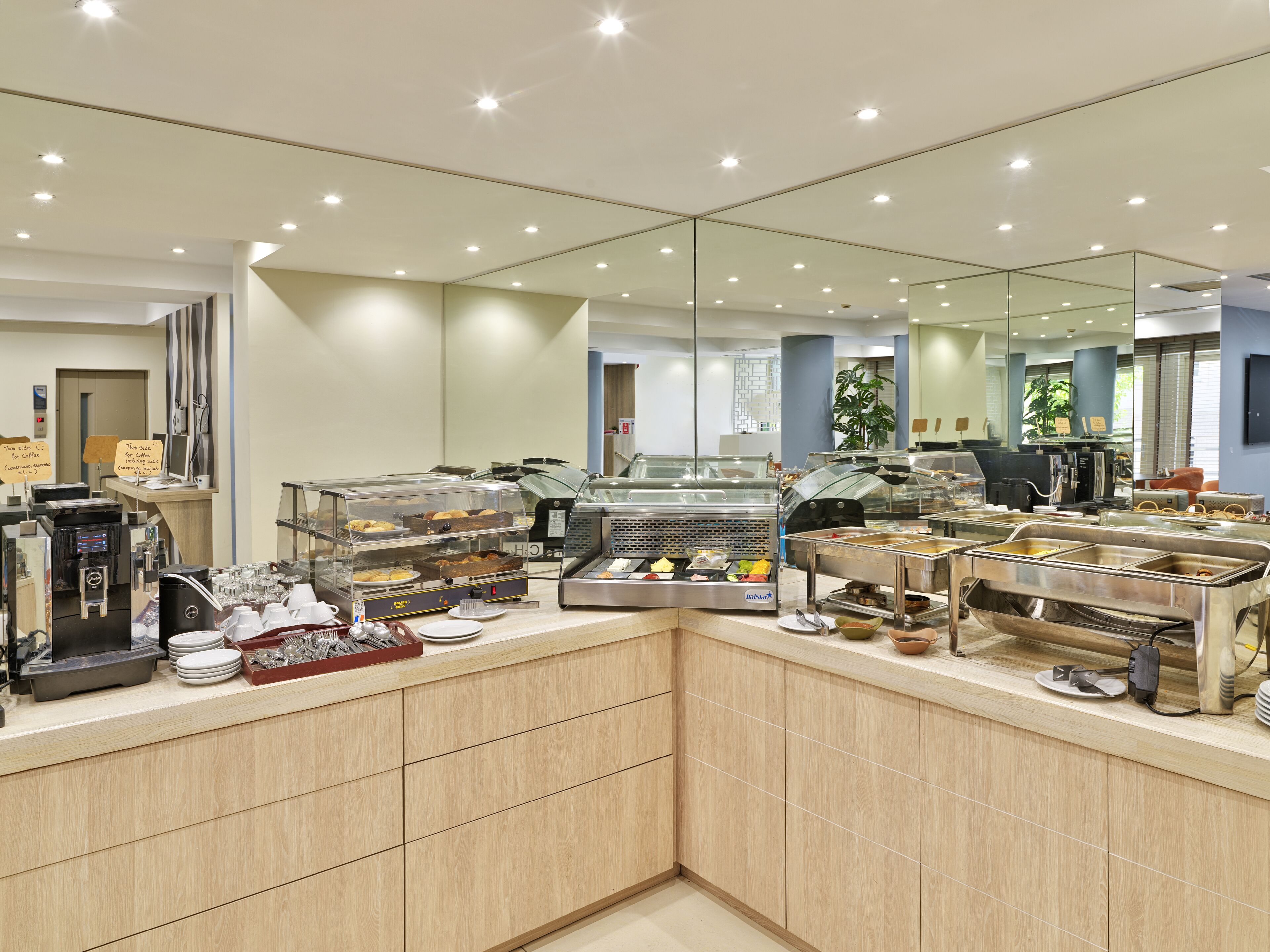 Breakfast area