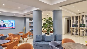 Lobby sitting area - Phidias Piraeus Hotel (Piraeus)