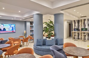 Lobby sitting area - Phidias Piraeus Hotel (Piraeus)