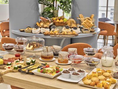 Phidias Piraeus Hotel