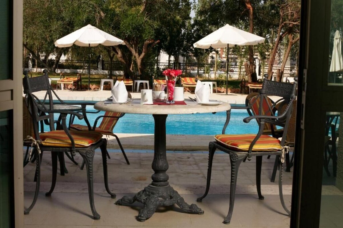 Executive Suite, 1 Double Bed with Sofa bed | Egyptian cotton sheets, minibar, in-room safe, blackout curtains