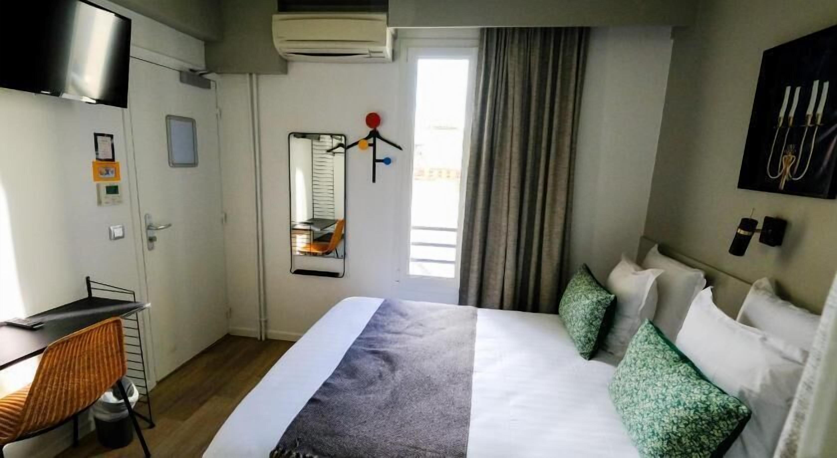 Premium bedding, Select Comfort beds, in-room safe, desk