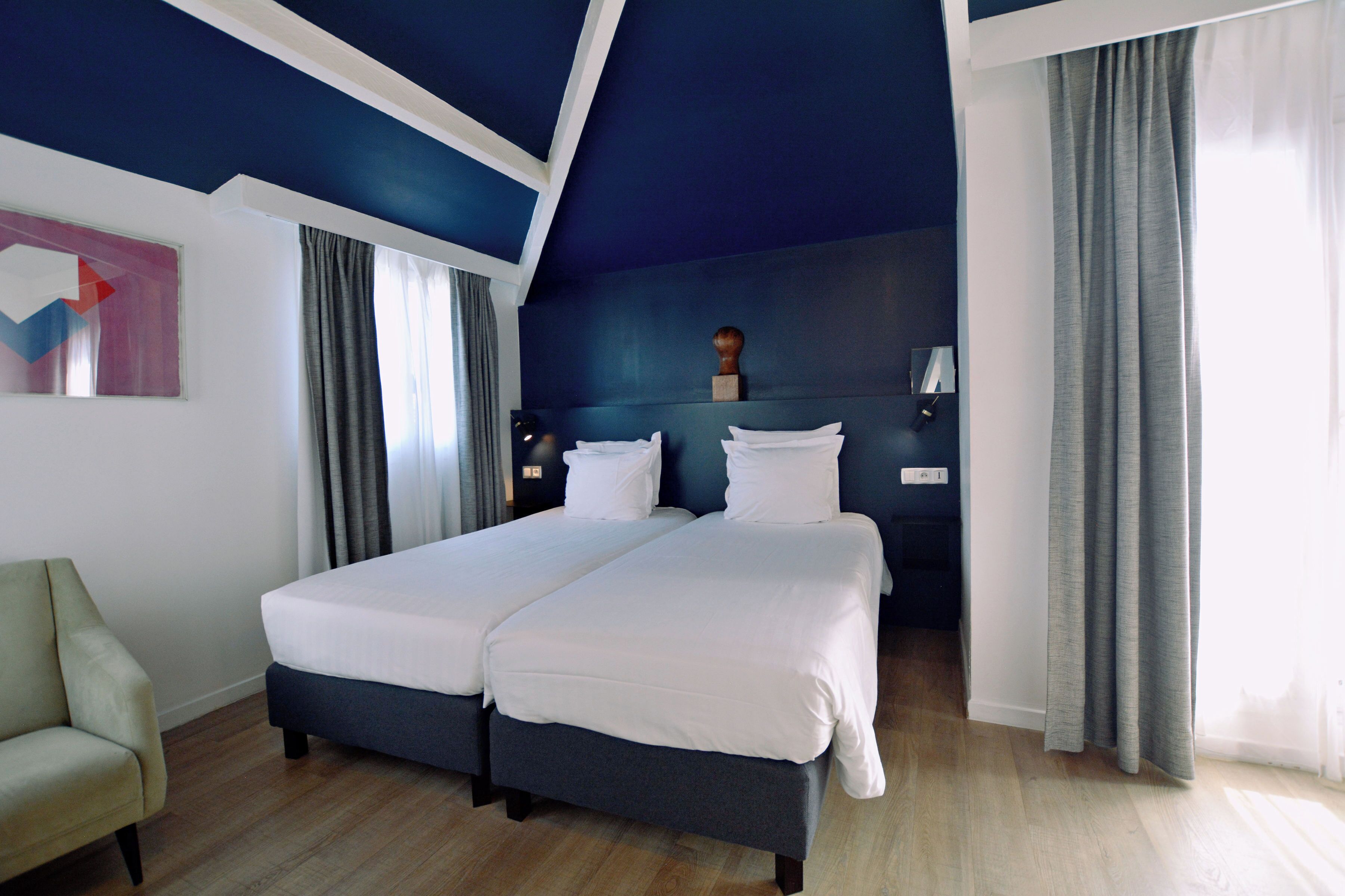 Premium bedding, Select Comfort beds, in-room safe, desk