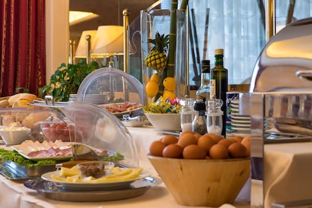 Daily buffet breakfast (EUR 8 per person)