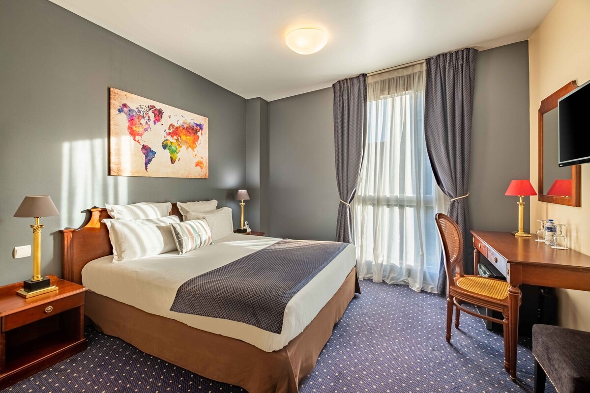 Minibar, in-room safe, desk, blackout drapes