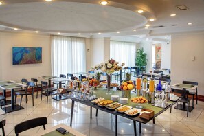 Daily buffet breakfast for a fee - Best Western Hotel Viterbo (Viterbo)