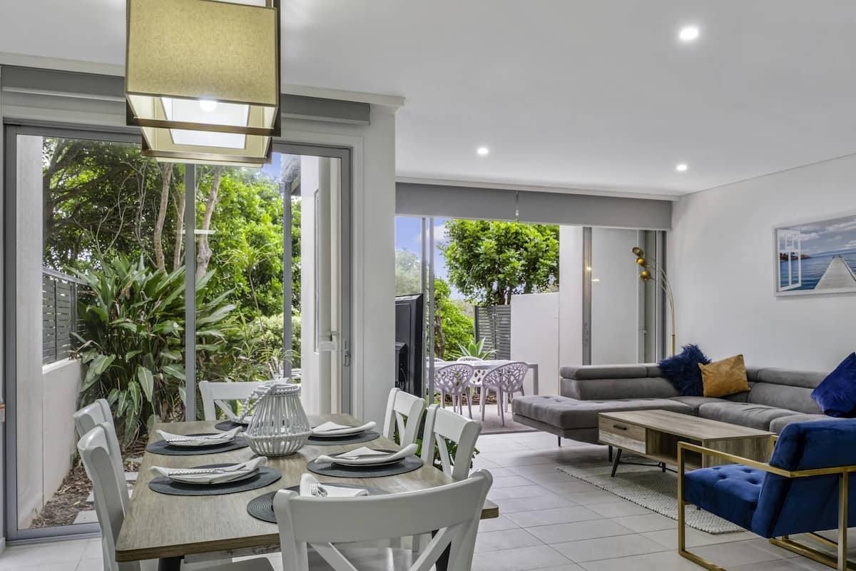 Villa Deluxe - 3 sovrum | Värdeförvaringsskåp på rummet, skrivbord och arbetsyta för laptop