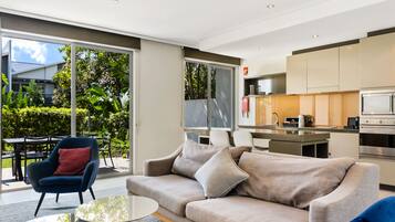 Deluxe Villa, 3 Bedrooms | Living area