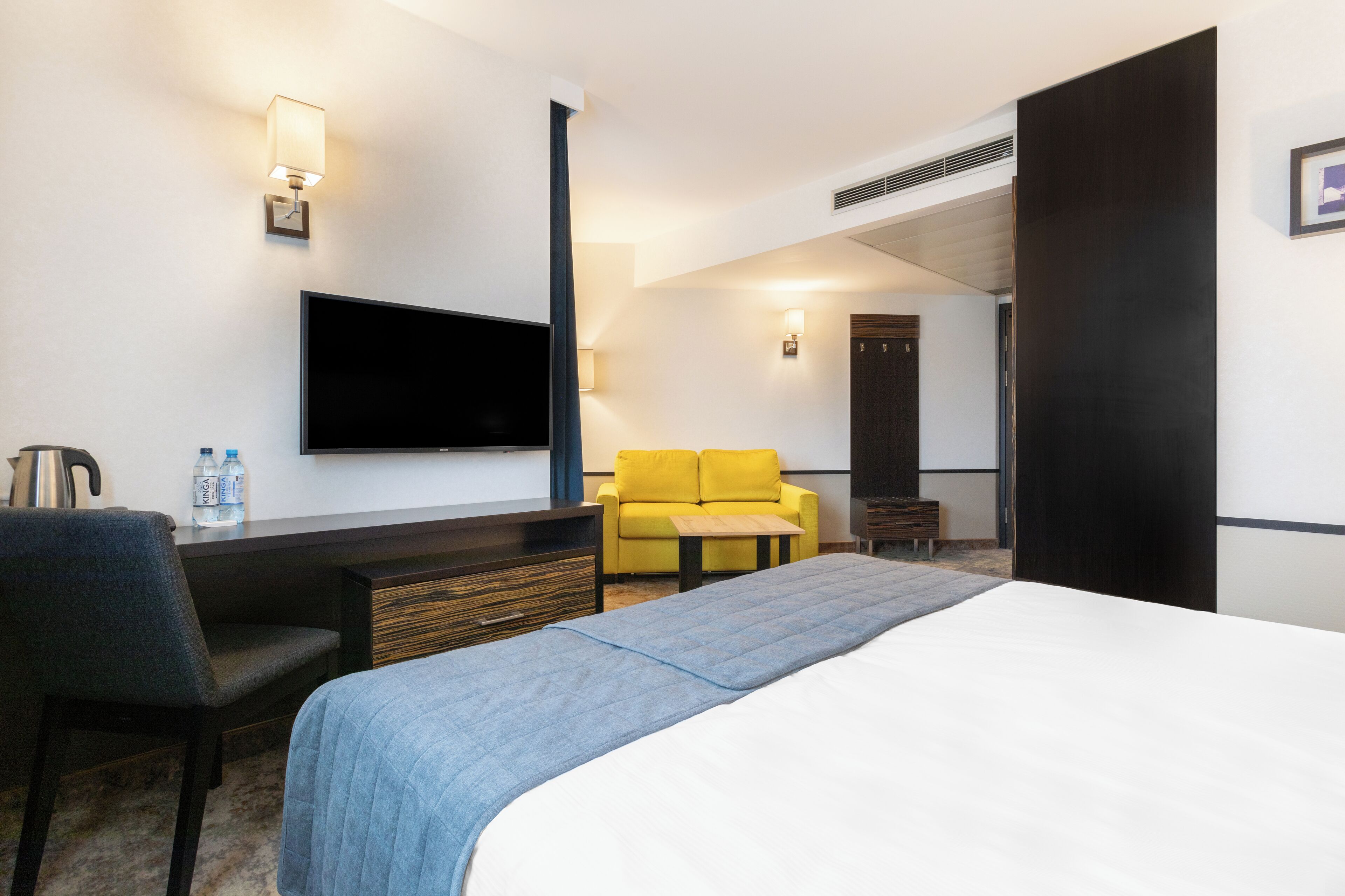 Junior Room | Desk, free WiFi, bed sheets