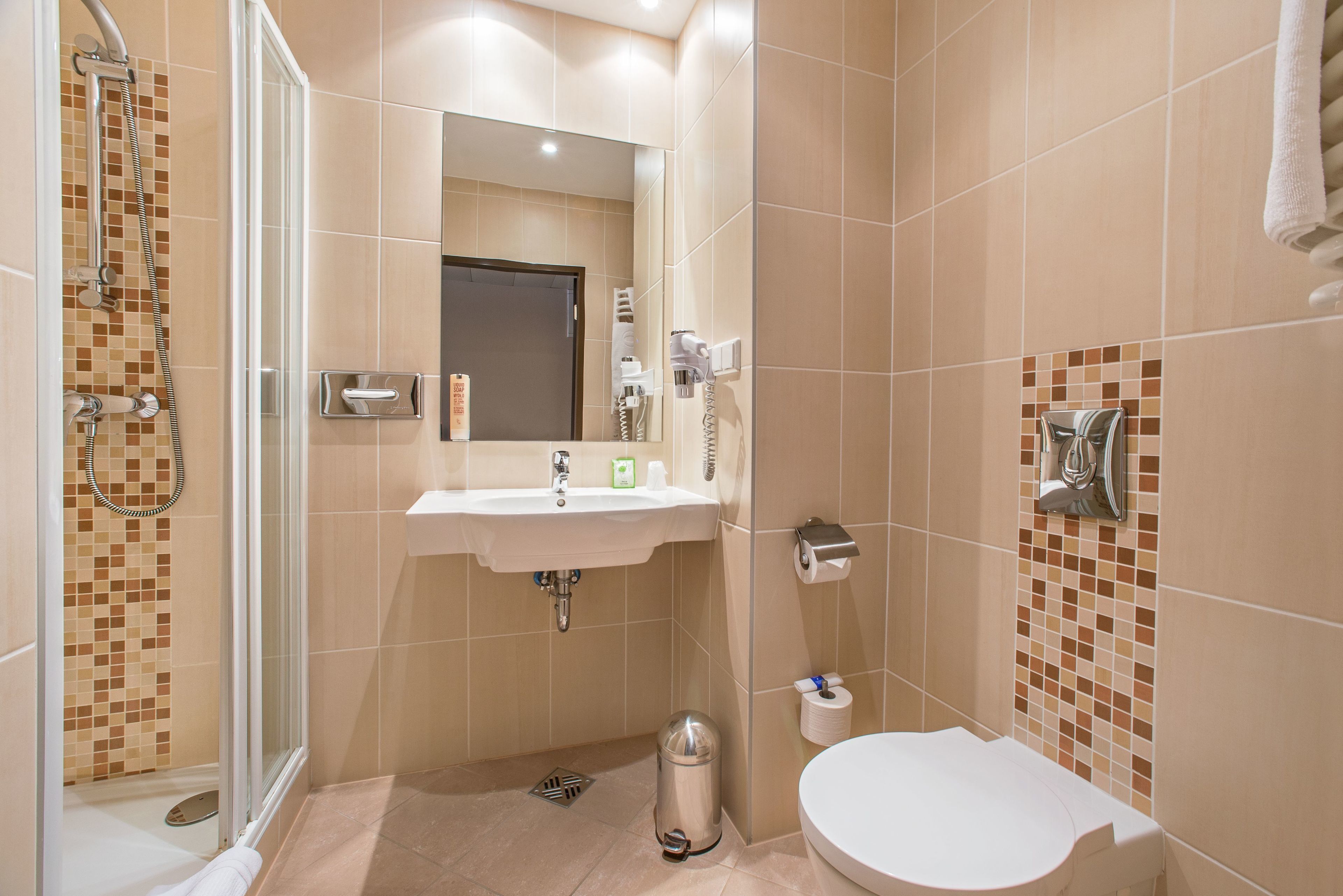 single room | bathroom | free toiletries, hair dryer, towels, soap