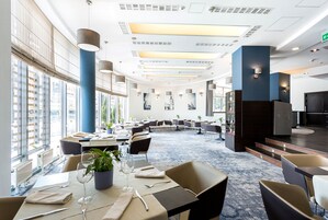 Lunch and dinner served, Modern European cuisine