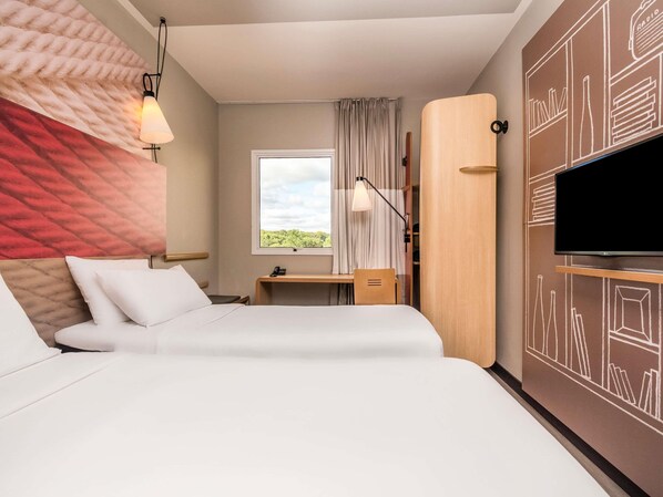 Tomannsrom – superior, 2 enkeltsenger, tilgjengelighetstilpasset | Minibar, skrivebord, blendingsgardiner og lydisolert