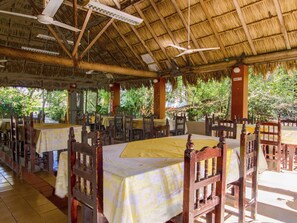Café da manhã e almoço