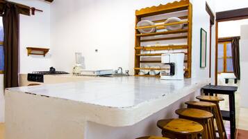 Deluxe Apartment, 2 Bedrooms | Private kitchen