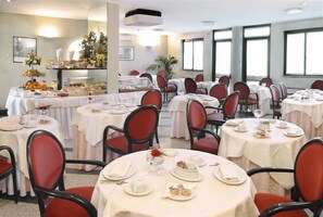 Daily buffet breakfast (EUR 10 per person) - Pacific Hotel Airport (Borgaro Torinese)