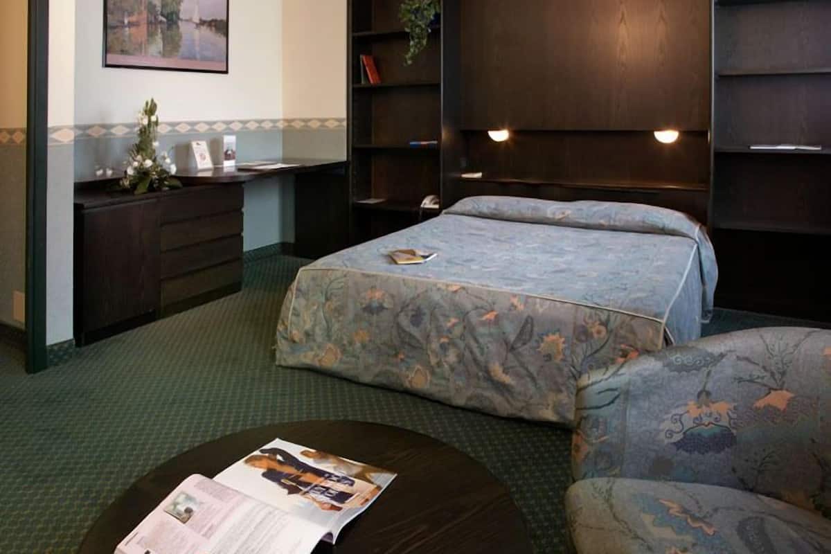 down duvets, in-room safe, desk, blackout curtains