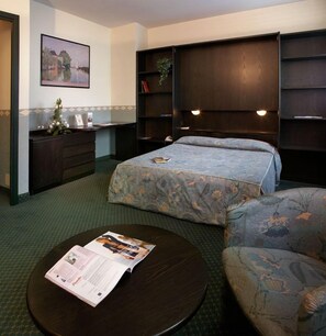 Down duvets, in-room safe, desk, blackout curtains - Pacific Hotel Airport (Borgaro Torinese)