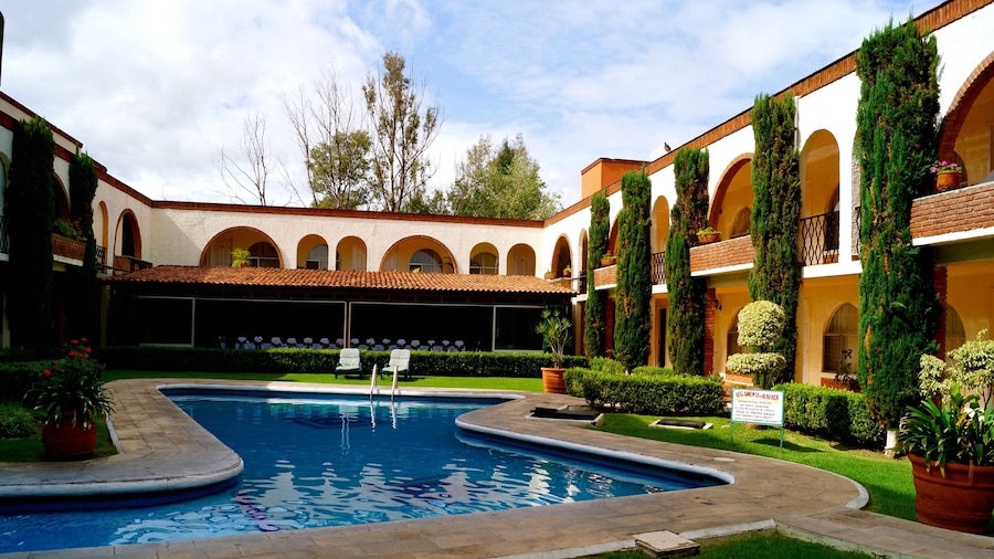 Hotel & Suites Villa del Sol