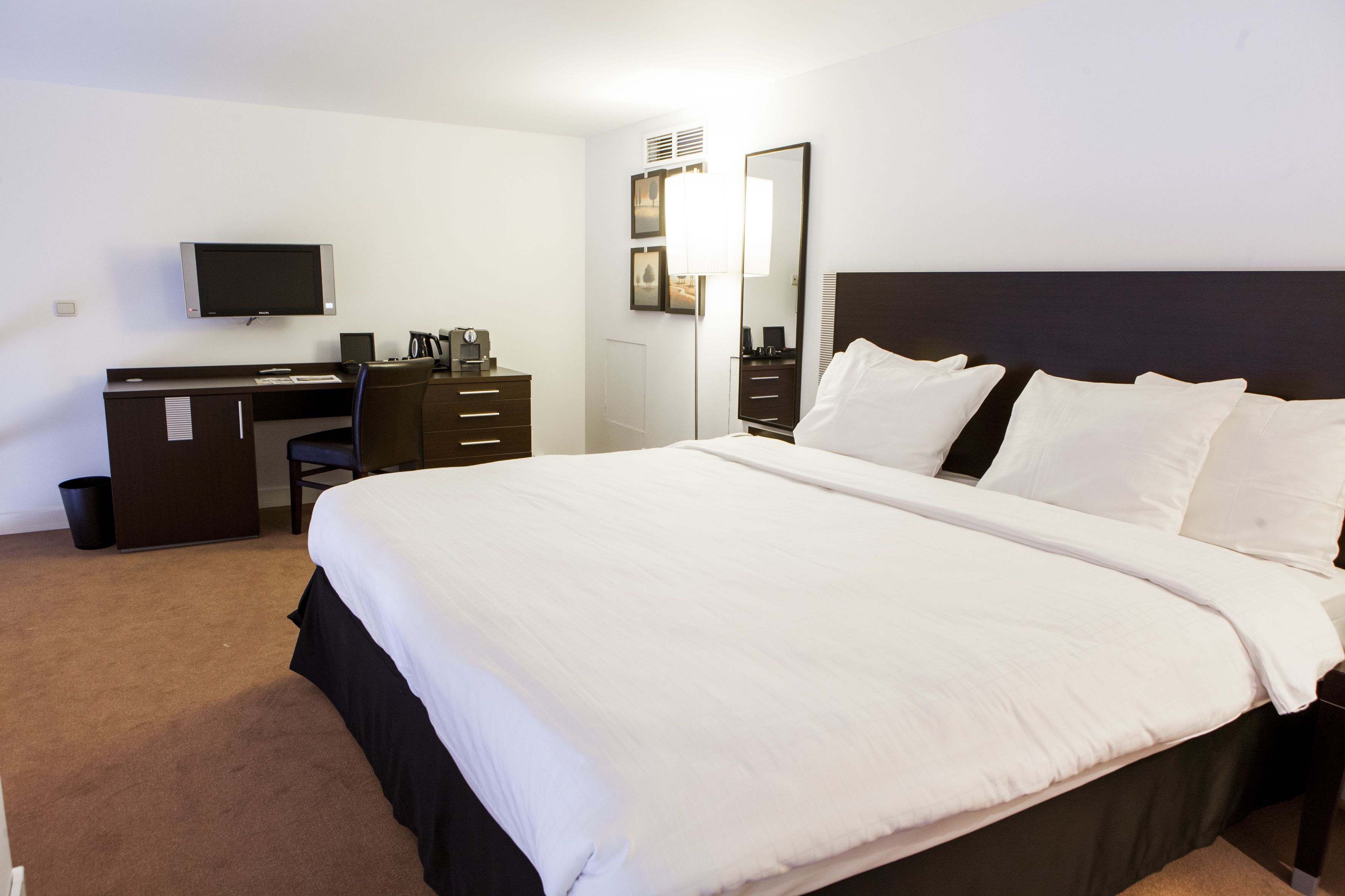 minibar, in-room safe, desk, soundproofing