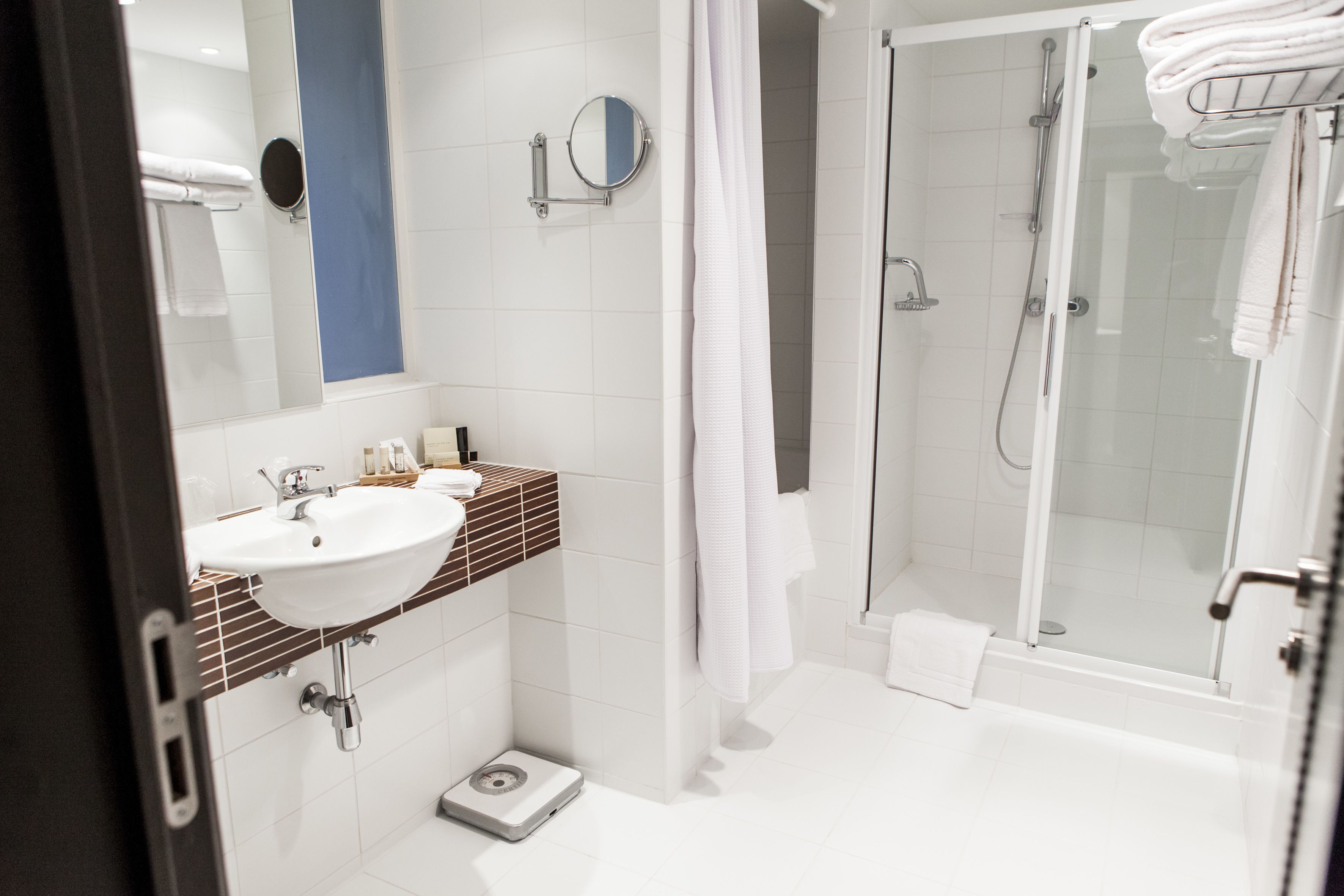 loft (duplex) | bathroom | combined shower/bathtub, free toiletries, hair dryer, dressing gowns