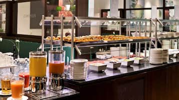 Tägliches Frühstücksbuffet gegen Gebühr