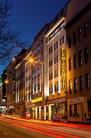 Façade de l’hébergement - soirée/nuit