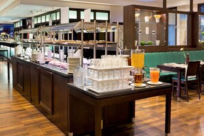Daily buffet breakfast (EUR 24 per person) - Flemings Hotel Wien-Stadthalle (Vienna)
