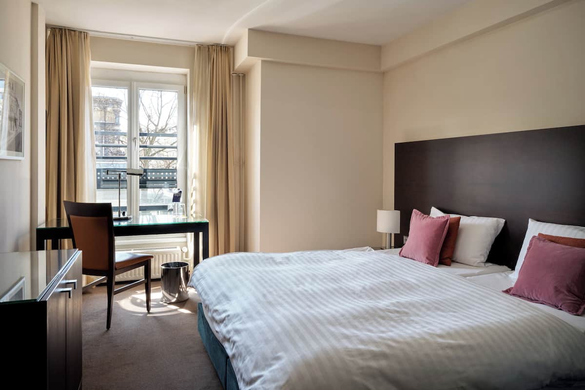 Comfort Room, 1 King Bed