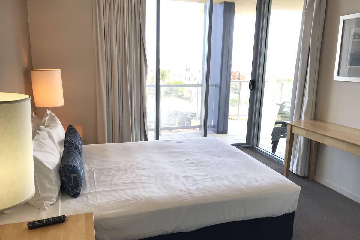3 Bedroom Garden View  | Desk, blackout drapes, soundproofing, iron/ironing board