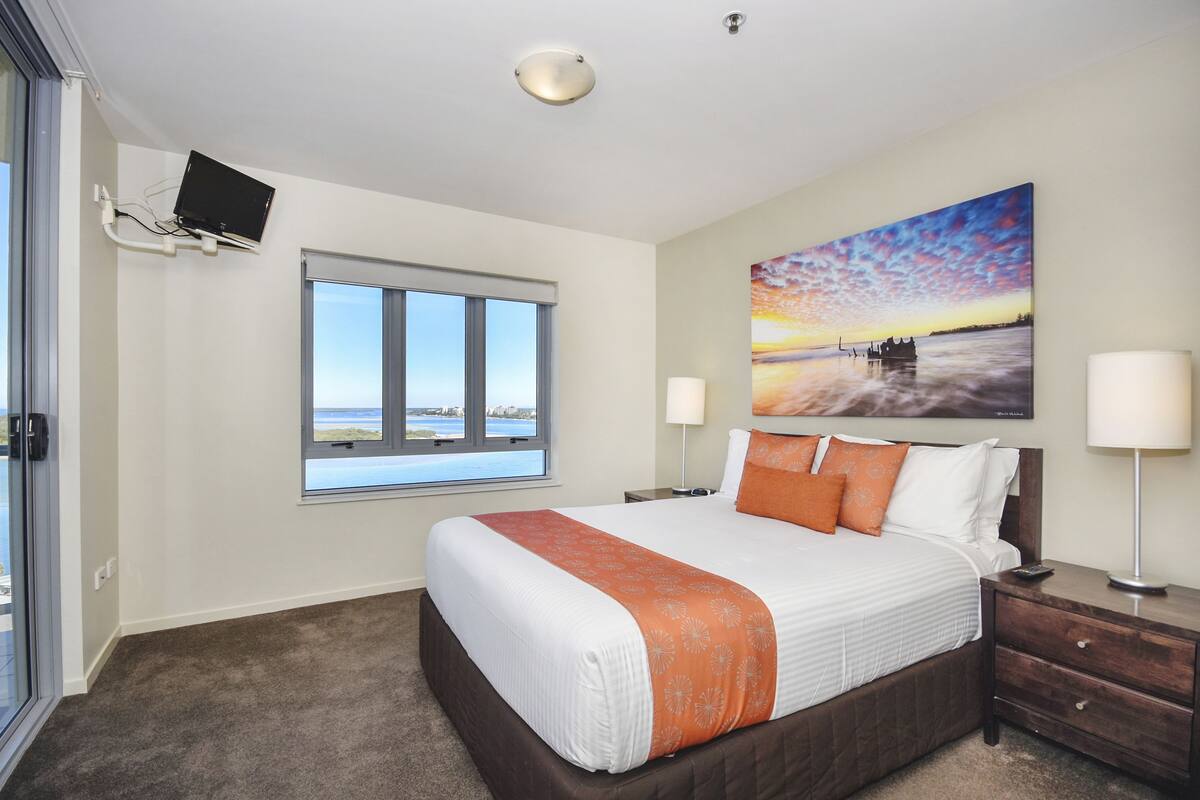 2 Bedroom Superior View  | Desk, blackout drapes, soundproofing, iron/ironing board