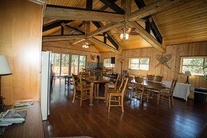 Meeting facility - DiamondStone Guest Lodges (La Pine)