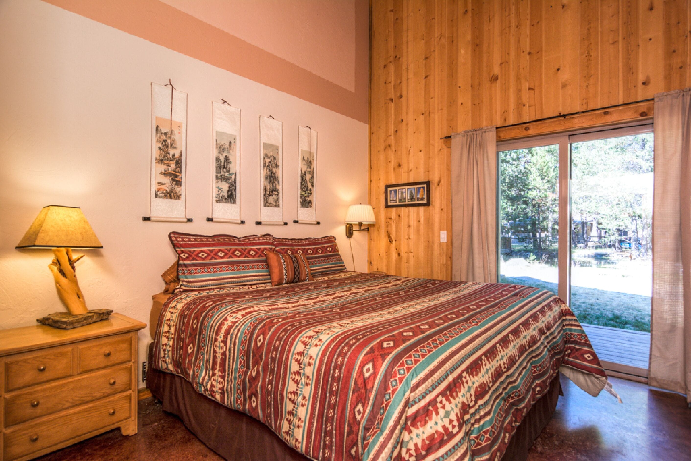 Individually decorated, individually furnished, desk, free WiFi