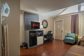 客房, 2 张大床, 无烟房 (Dog Friendly) | 办公桌、笔记本电脑工作区、遮光窗帘、熨斗/熨衣板