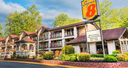 Super 8 by Wyndham Downtown Gatlinburg at Convention Center