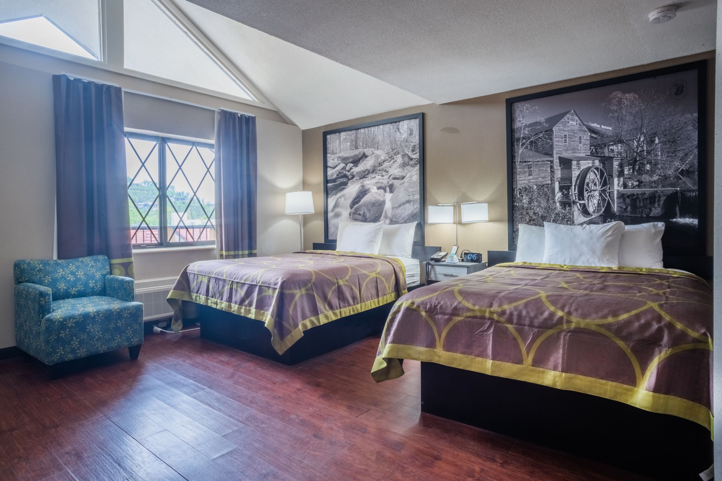 Photo - Super 8 by Wyndham Downtown Gatlinburg at Convention Center