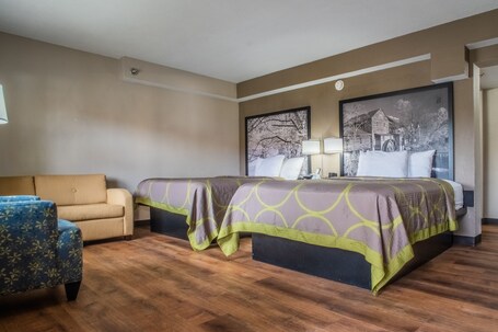 Super 8 by Wyndham Downtown Gatlinburg at Convention Center - Image 28